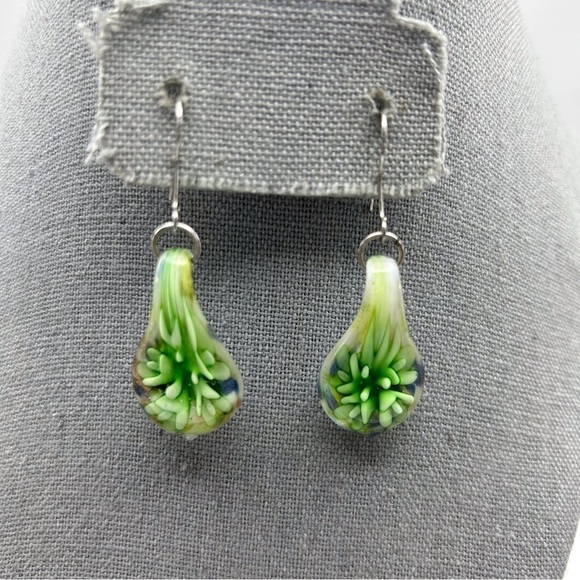 Boho Glass Green Fern Plant Teardrop Shaped Dangle Earrings Silver Tone Hook - Picture 3 of 7